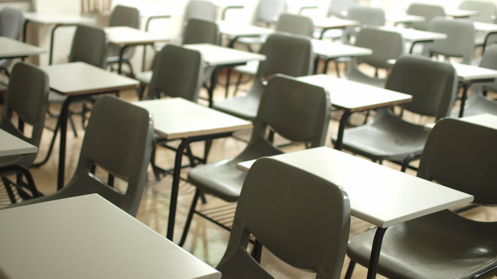 clasrooom-desks